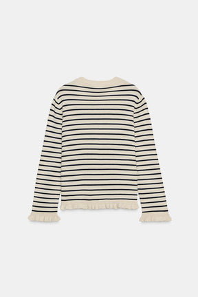 Strickjacke mit Rüschenbesatz