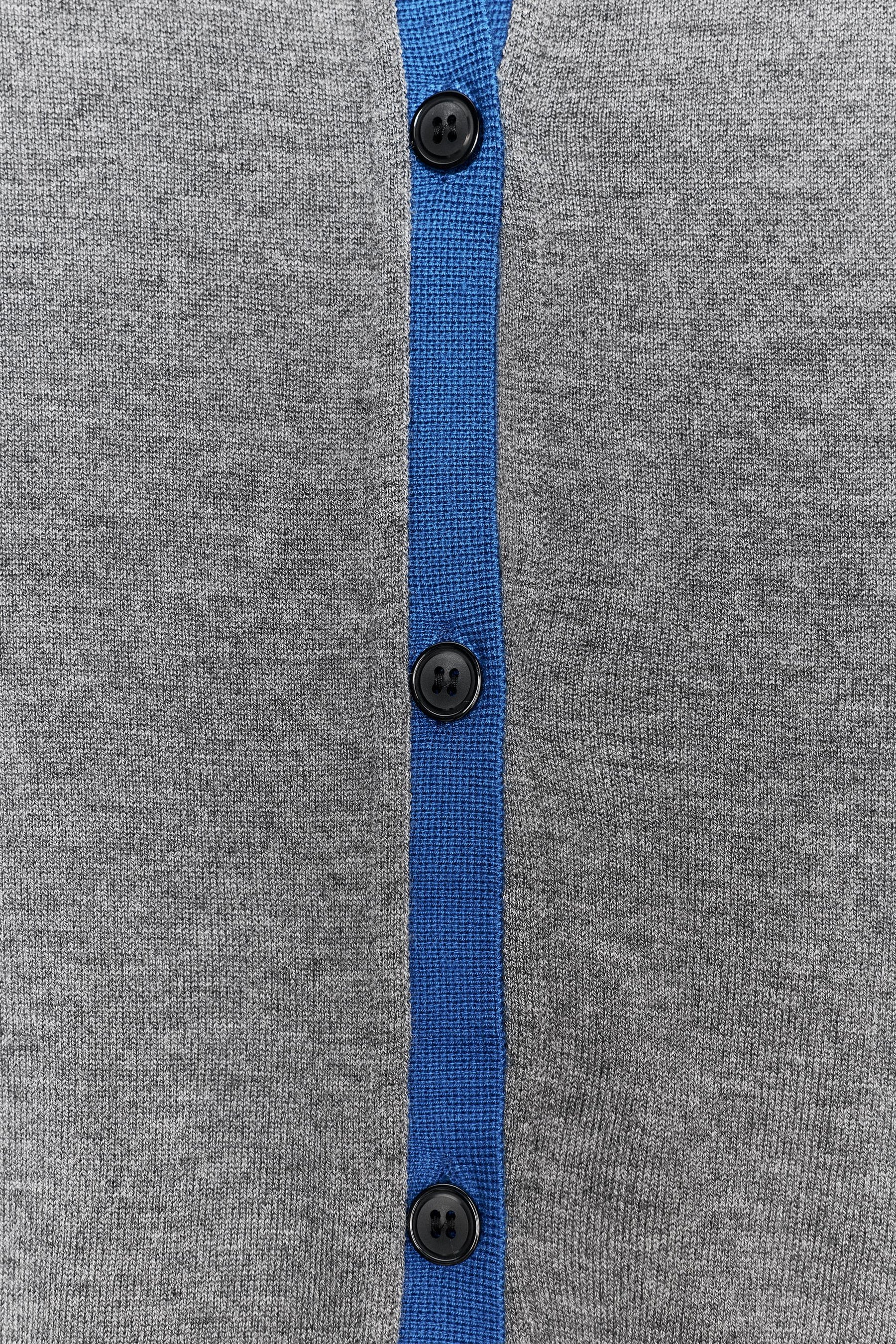 STRICKSANDGANG MIT KONTRASTIERENDEN STRICKFILMEN