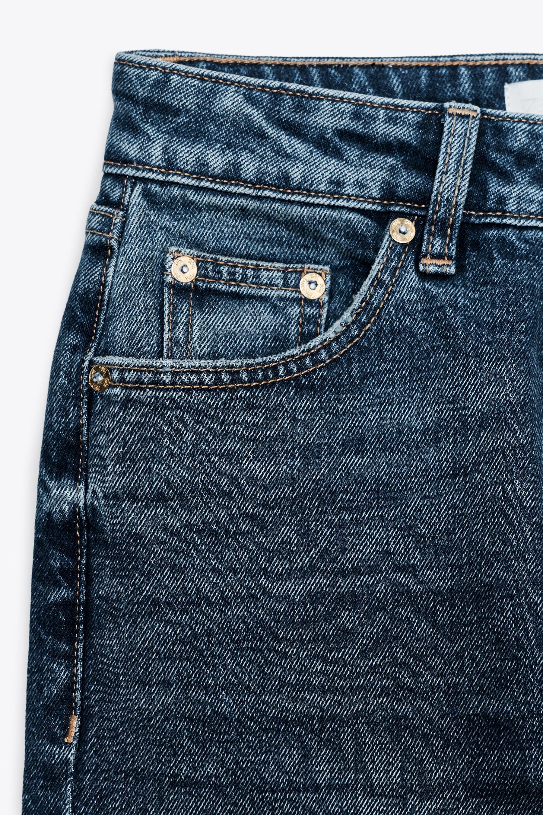 Slim-fit high-waist jeans
