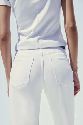 High-waist mom-fit jeans