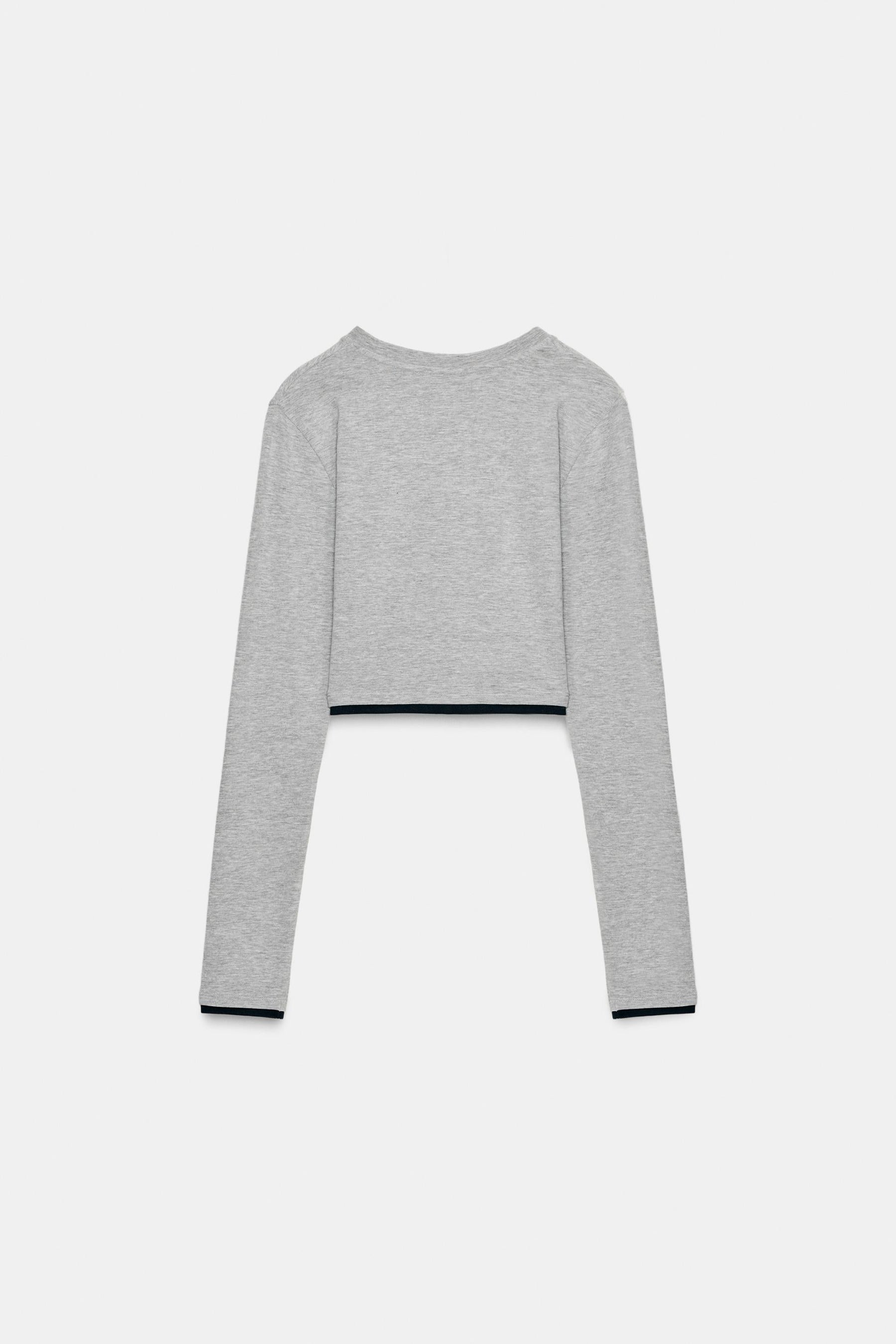 Kurz geschnittenes T-Shirt mit Lagenlook