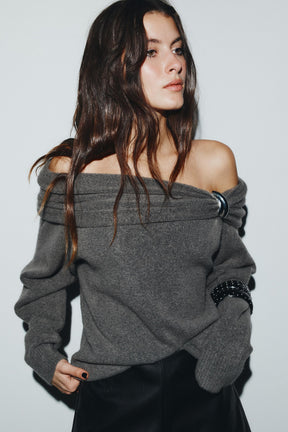 Off-the-shoulder knit jumper