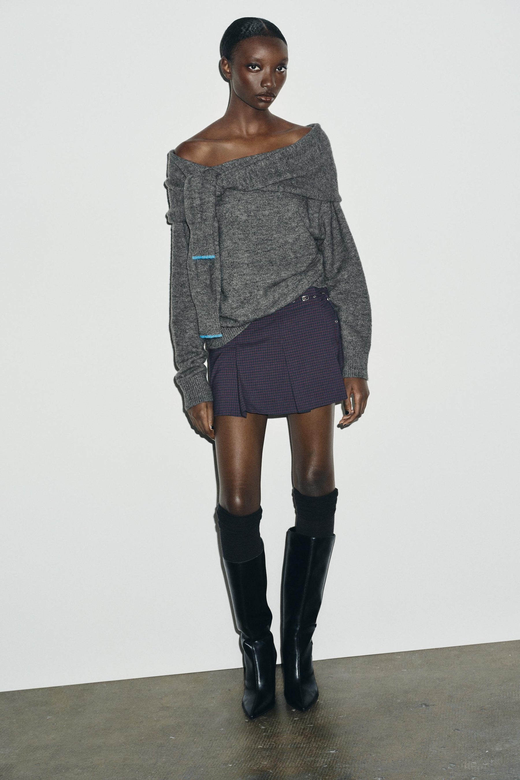 OFF-SHOULDER KNIT JUMPER