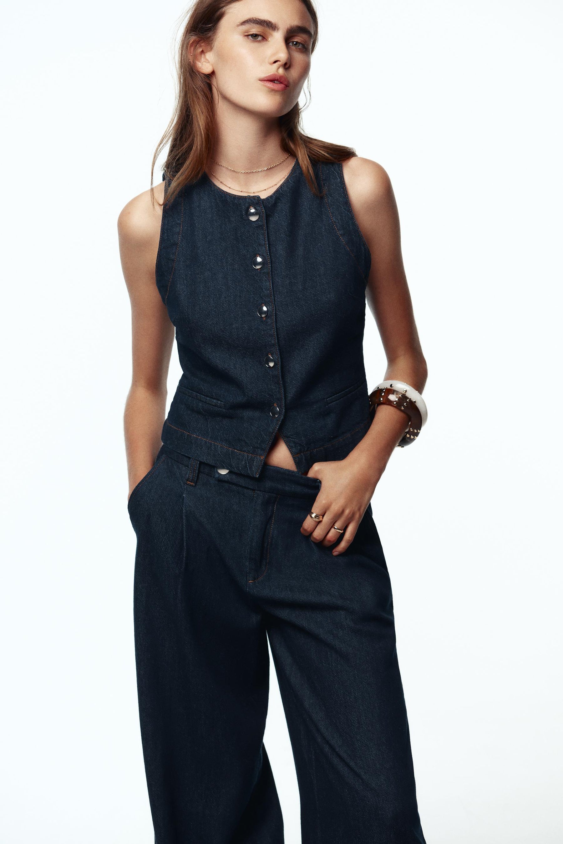 WIDE-LEG MID-WAIST JEANS