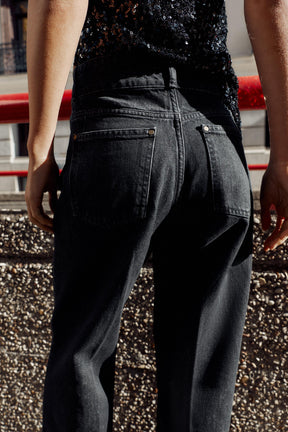 Weit geschnittene High-Waist-Jeans