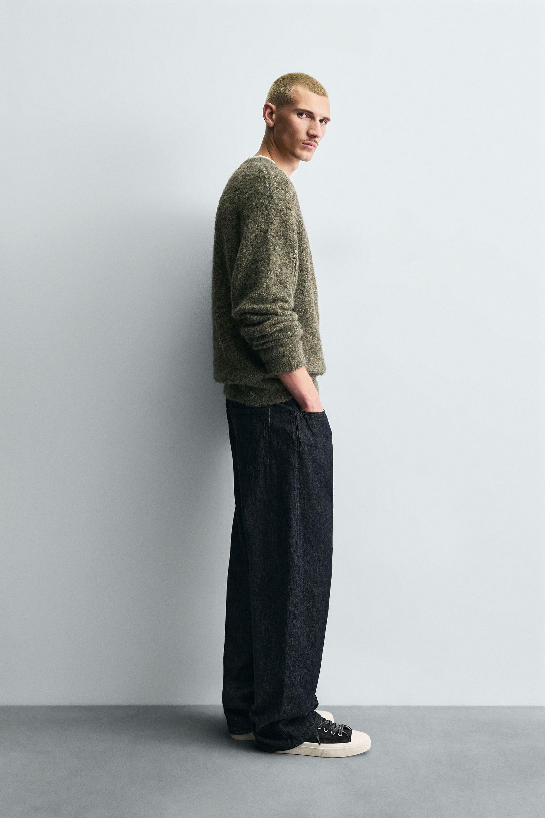 BOUCLÉ TEXTURED JUMPER - Image 4
