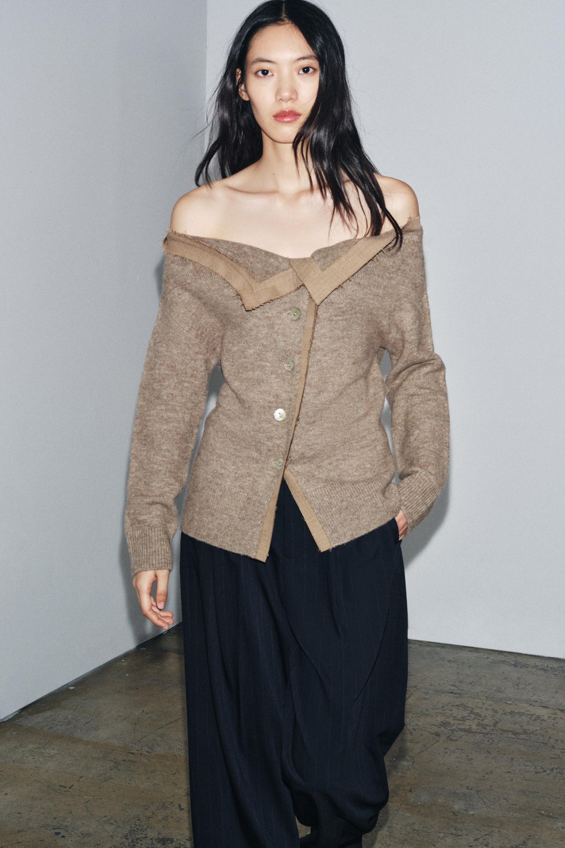Strickjacke mit U-Boot-Ausschnitt