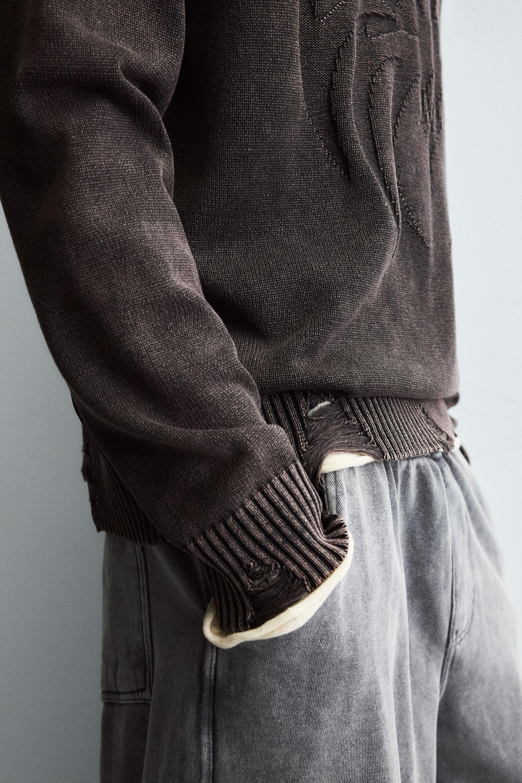 REVERSIBLE RIPPED-EFFECT SWEATER - Image 6