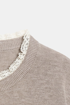 Strickjacke mit Spitzenbesatz