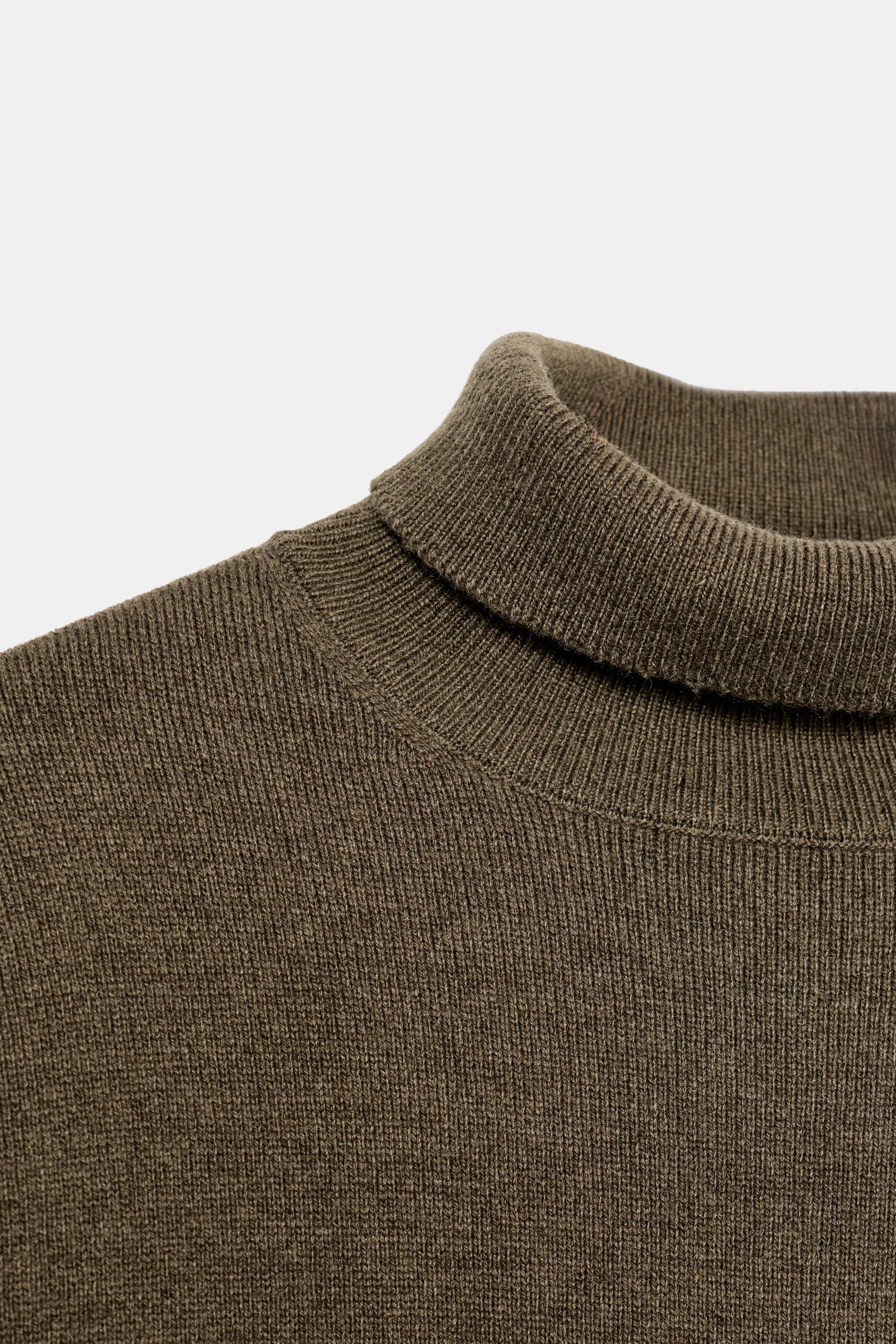 OVERSIZED WOOL JUMPER