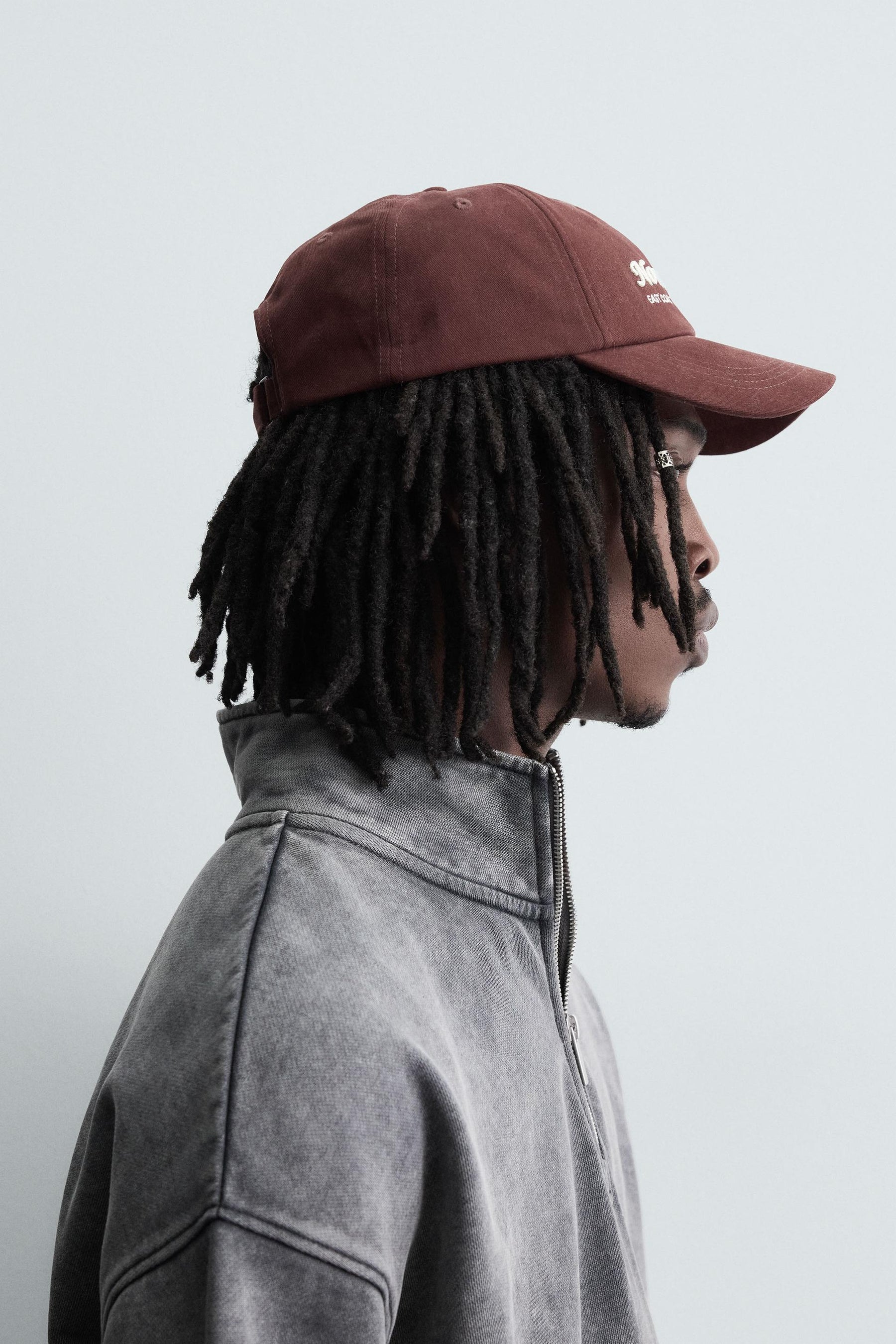 CAP WITH EMBROIDERED TEXT - Image 2