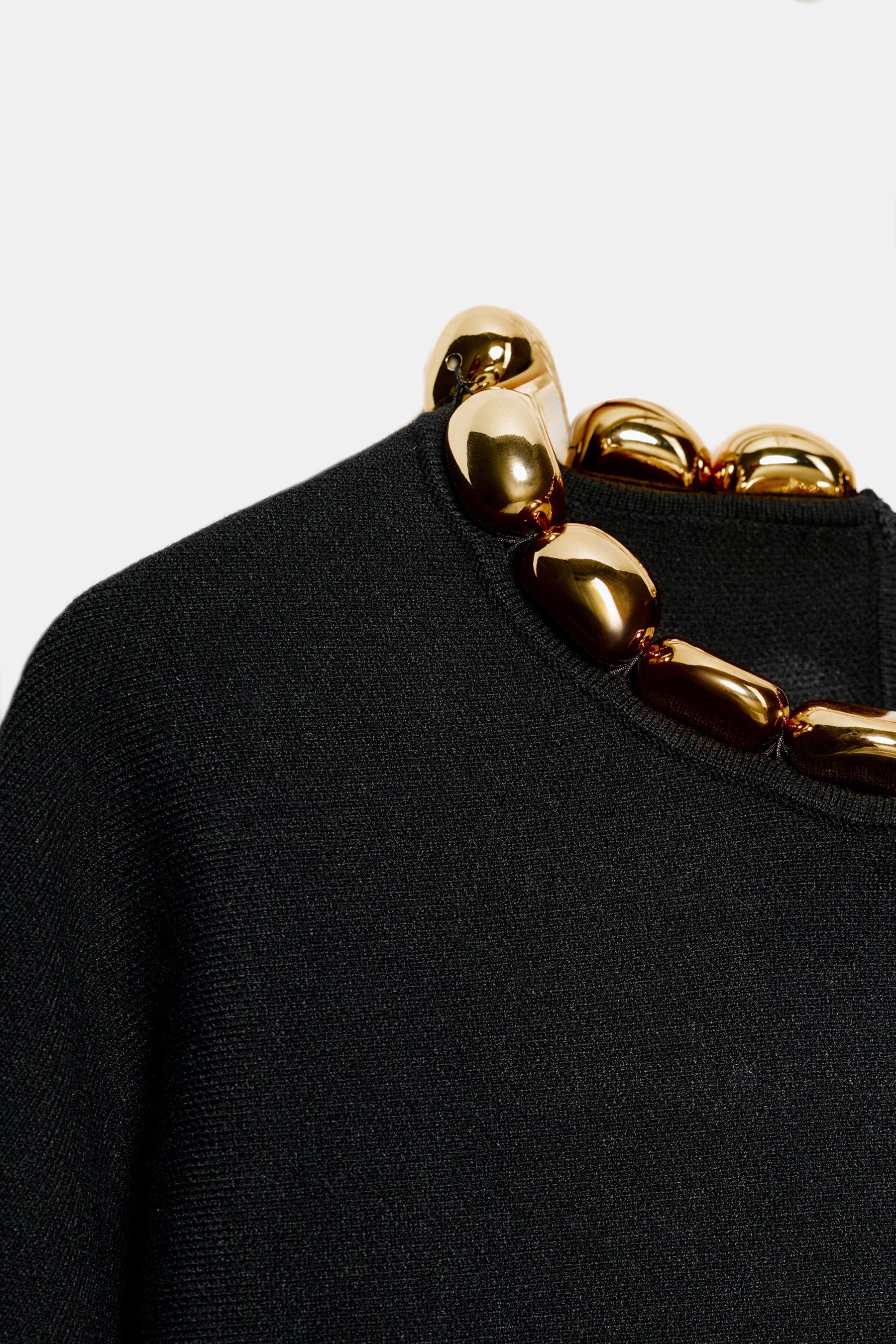 BEADED NECK KNIT JUMPER