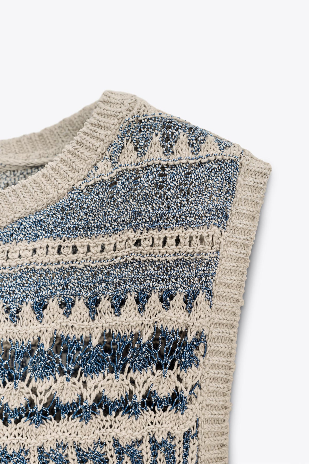 STRIPED TEXTURED KNIT SLEEVELESS TOP - Image 2