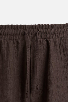 TEXTURED JOGGER BERMUDA SHORTS - Image 8