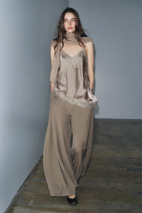 Volume wide-leg trousers