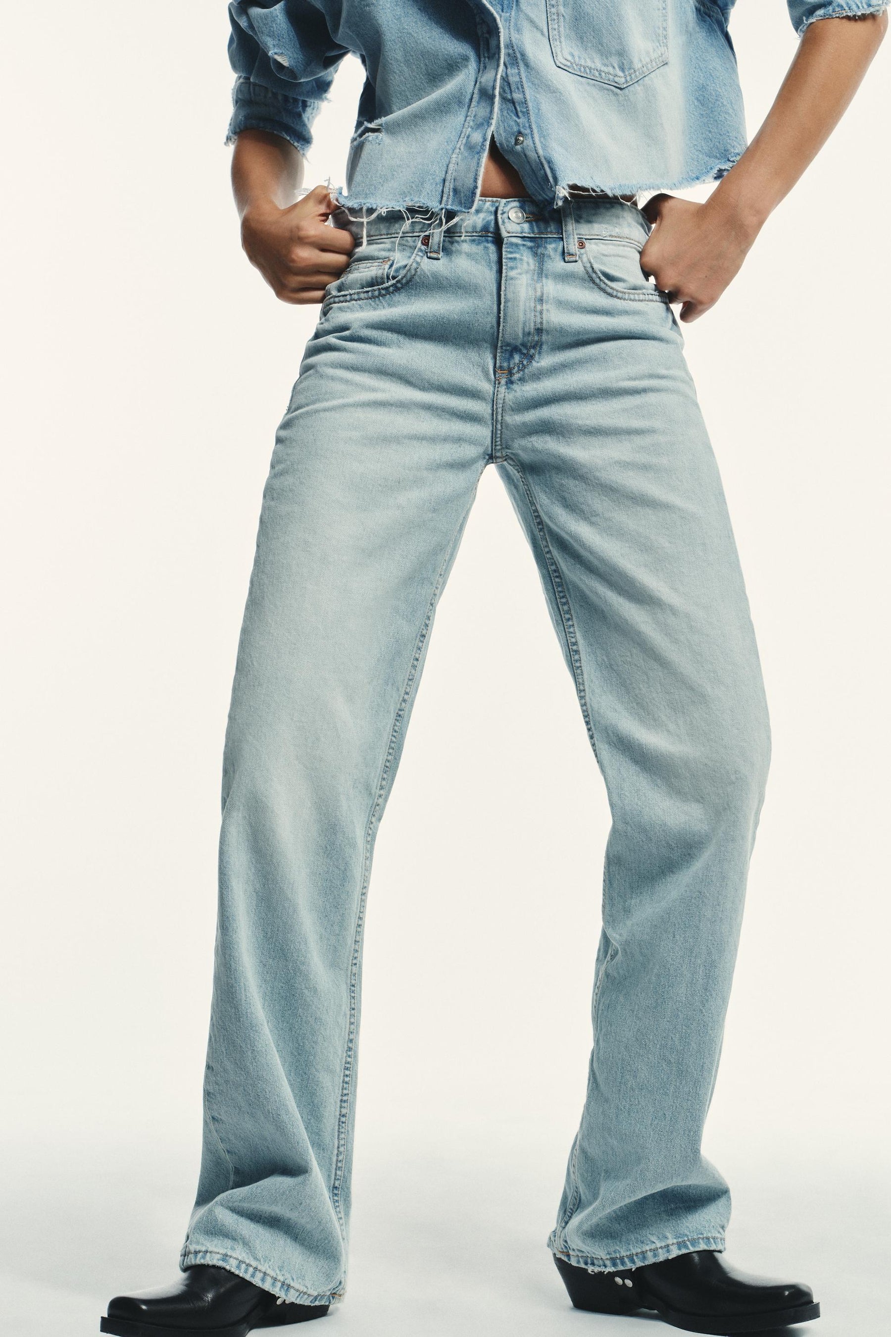 Jeans mit weitem Bein