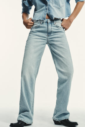 Jeans mit weitem Bein