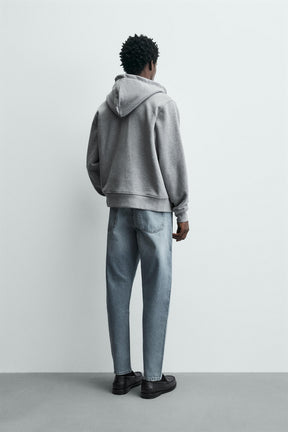 Schmal zulaufende Jeans