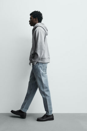 Schmal zulaufende Jeans