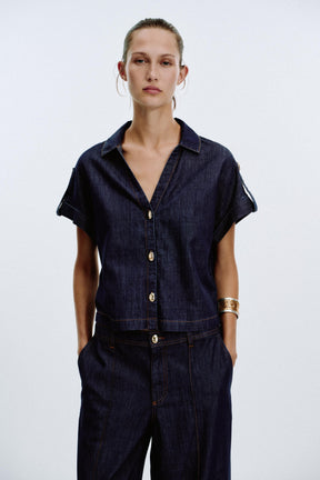 Short sleeve denim shirt