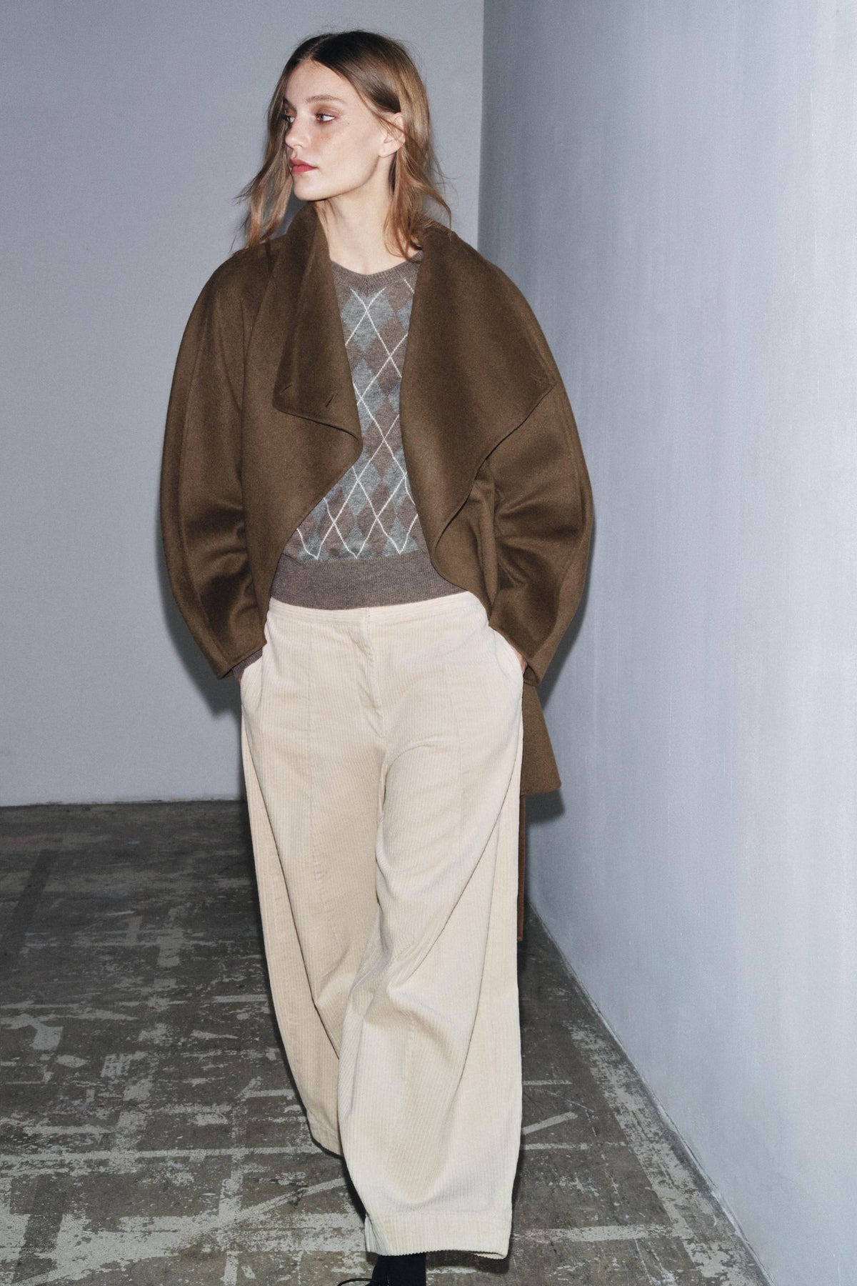 Barrel Corduroy Trousers