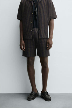 SEERSUCKER STRIPE COMFORT BERMUDA SHORTS - Image 2