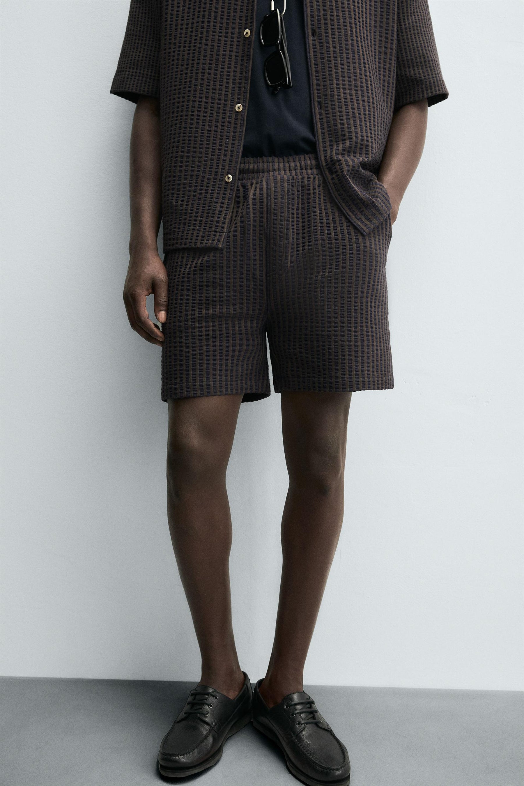 SEERSUCKER STRIPE COMFORT BERMUDA SHORTS - Image 5