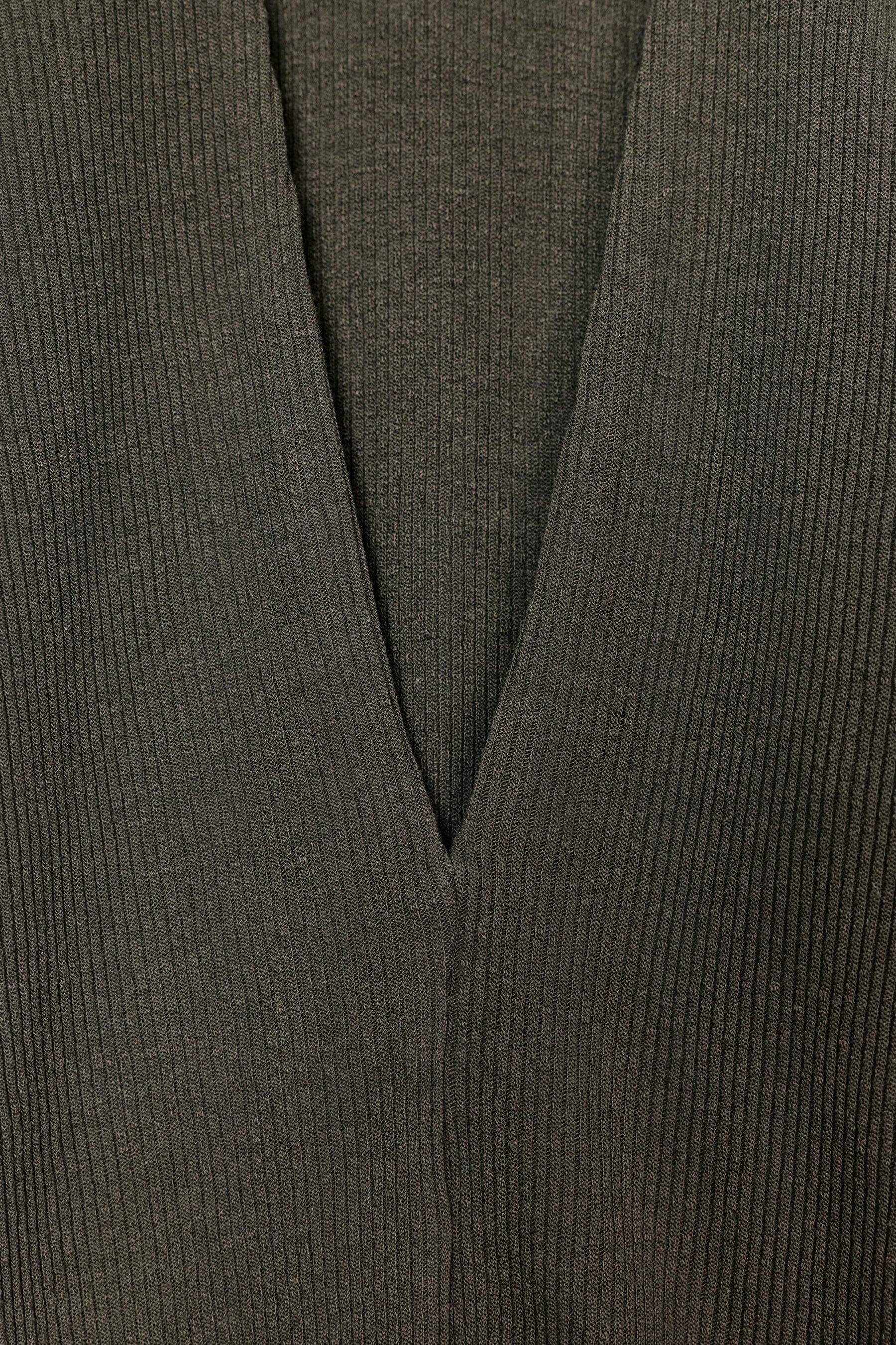 Rib V-Neck Top