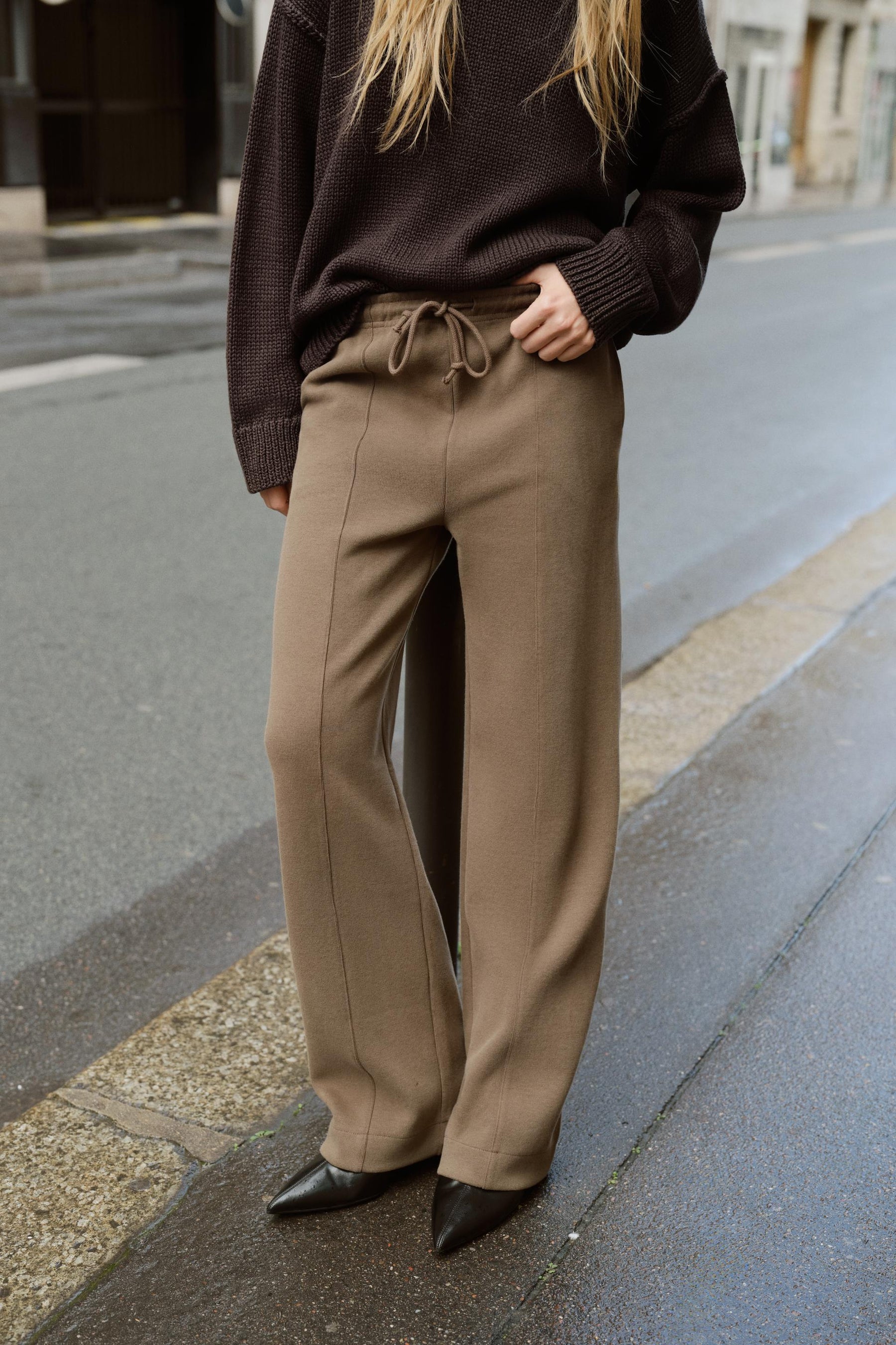 Wide-leg Trousers