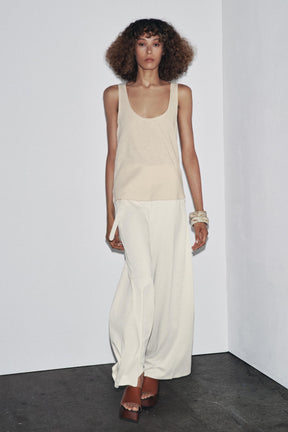 Linen-cotton strappy top.