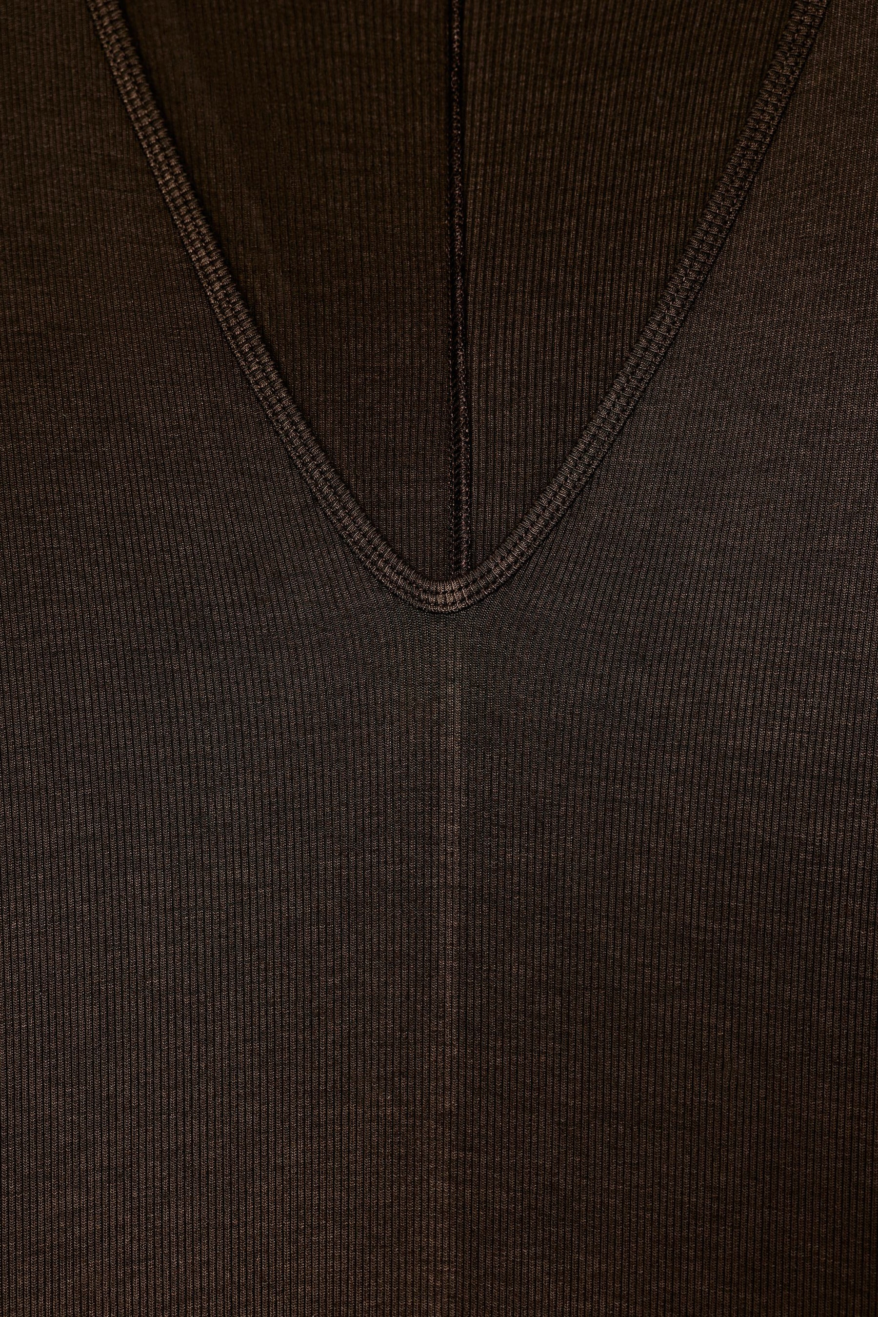V-NECK DRESS