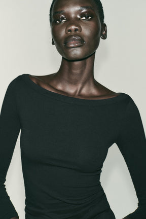 Boat neck t-shirt