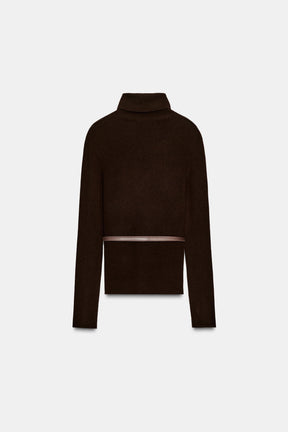 Wollpullover mit hohem Kragen