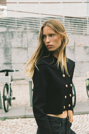 Kurze Strickjacke