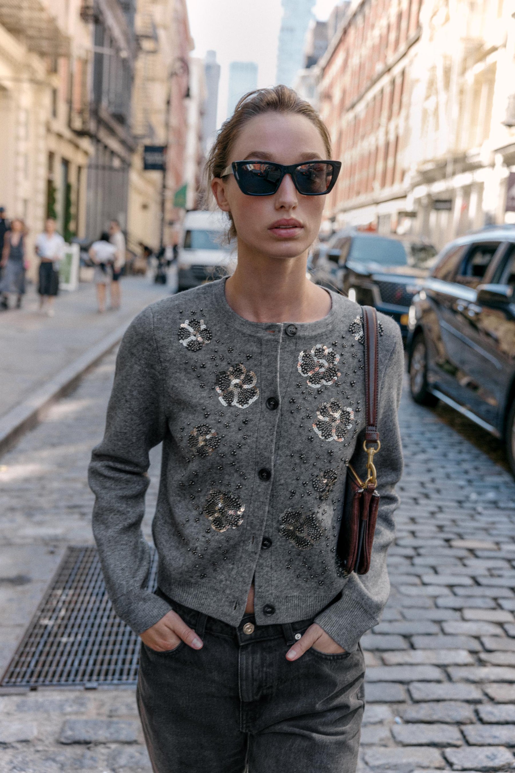 Perlenbesetzte Strickjacke