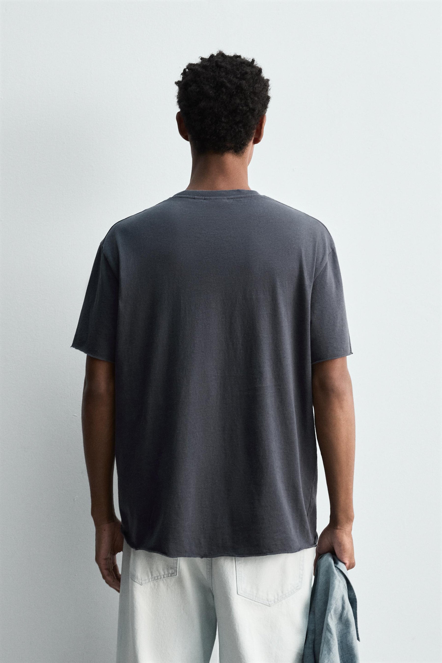 LIGHTWEIGHT IRREGULAR TRIM T-SHIRT - Image 3