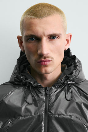 Glitzernde Steppjacke