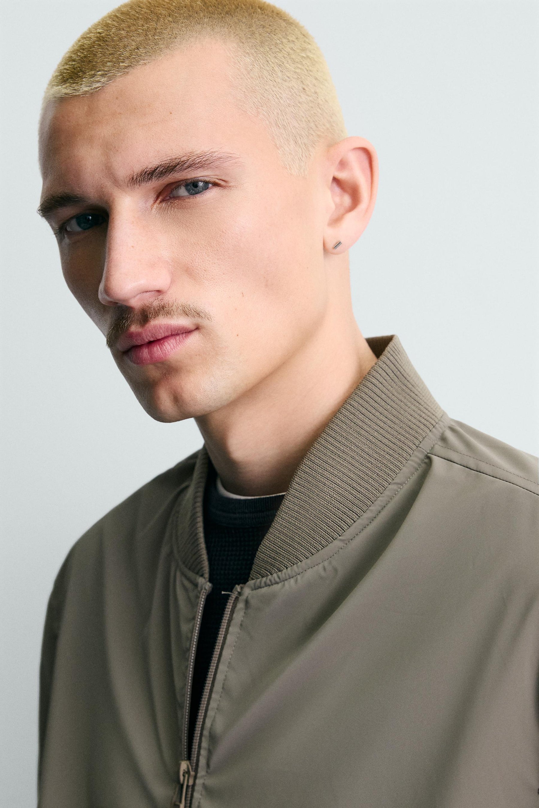 Funktionelle Bomberjacke