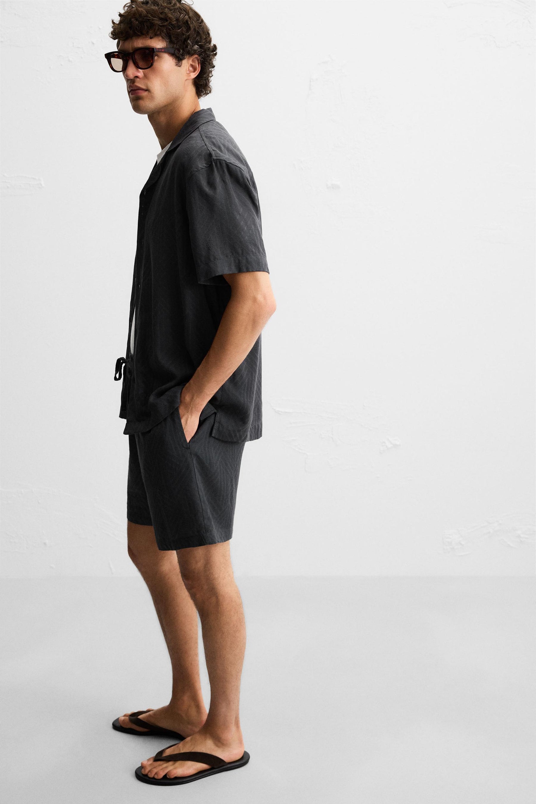 GEOMETRIC JACQUARD BERMUDA SHORTS - Image 6