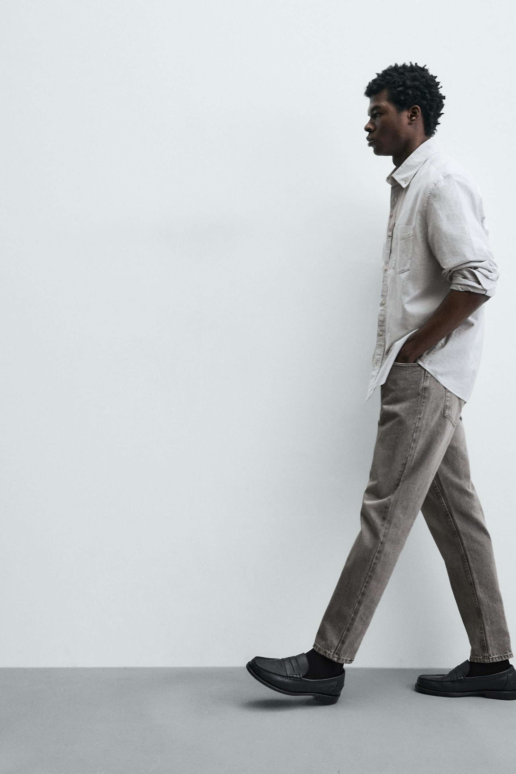 Schmal zulaufende Jeans