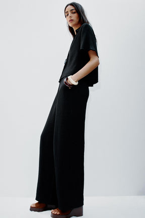 Wide-Leg Elastic Waistband Trousers