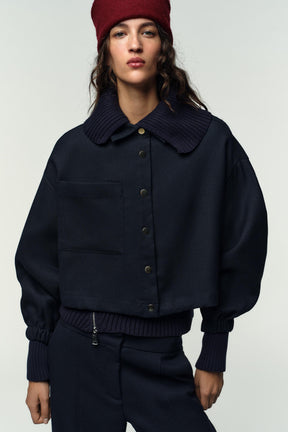 Straight-leg trousers with detail.