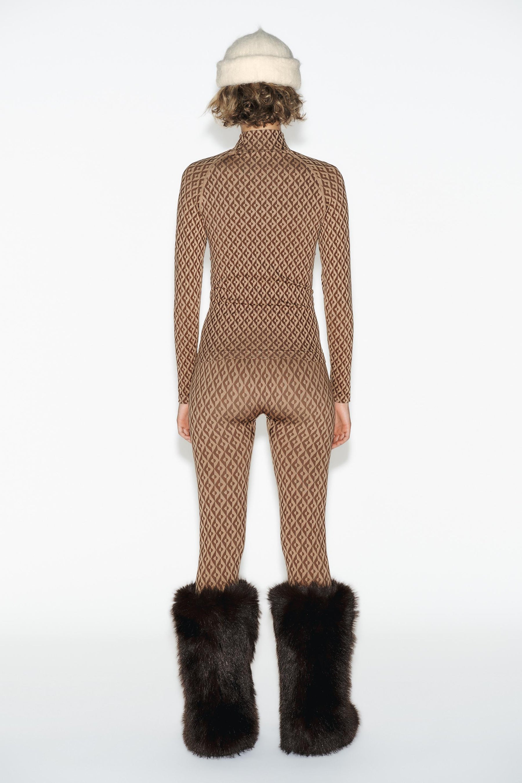 Nahtloses Thermo-Jacquard-T-Shirt