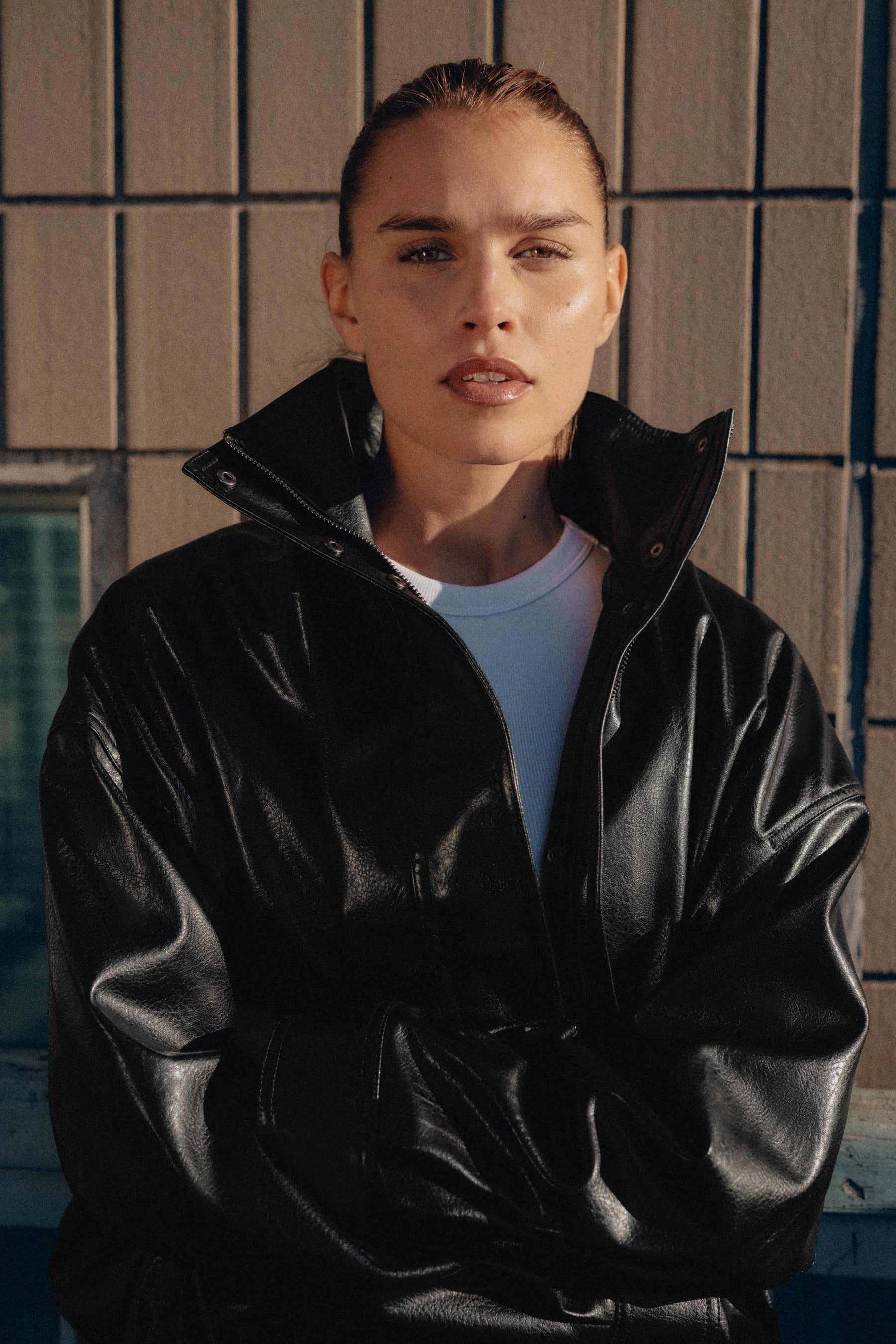 VOLUME JACKE AUS KUNSTLEDER