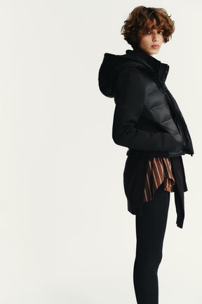 Gesteppte Jacke mit abnehmbarer Kapuze