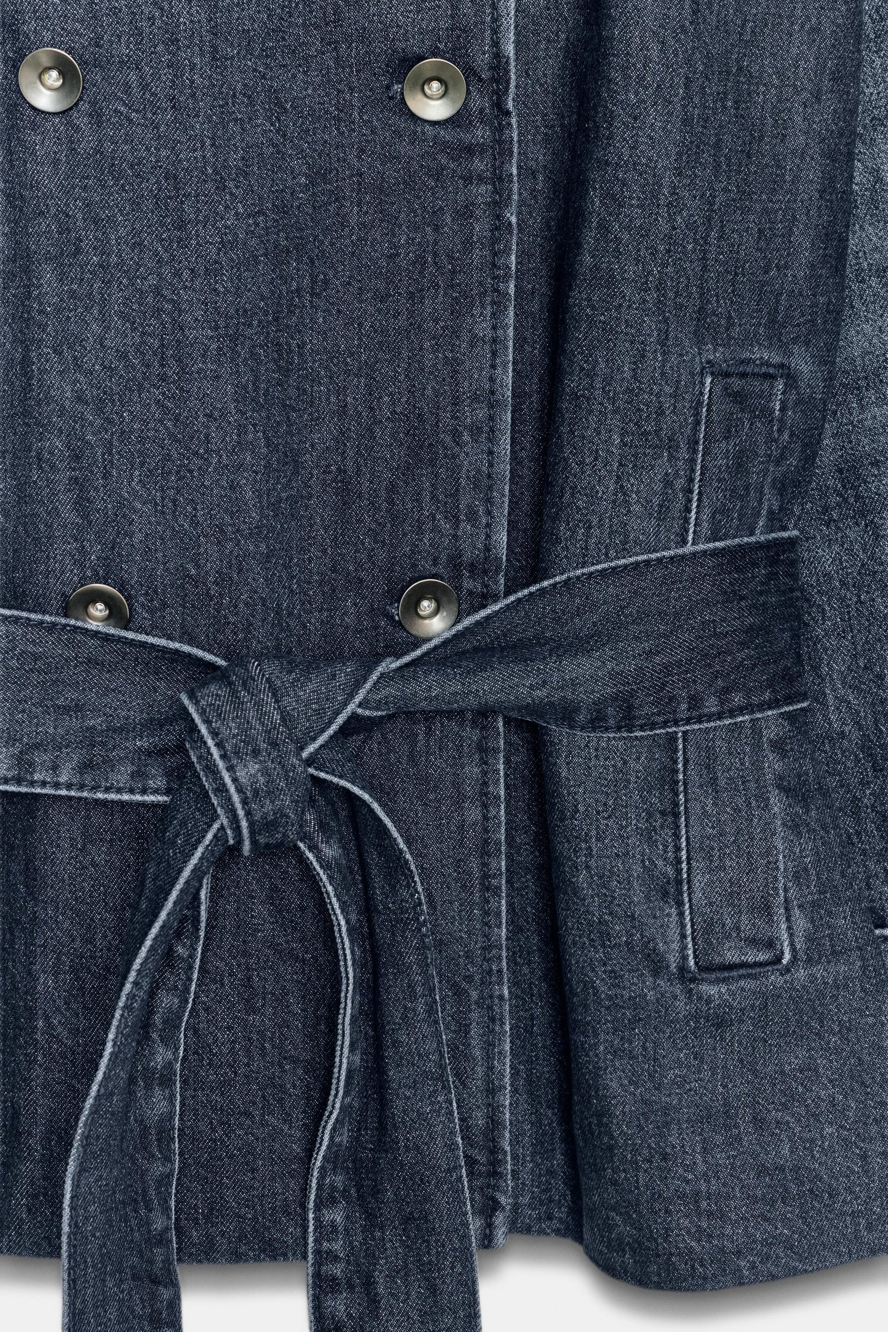Jeans-Midijacke mit Gürtel