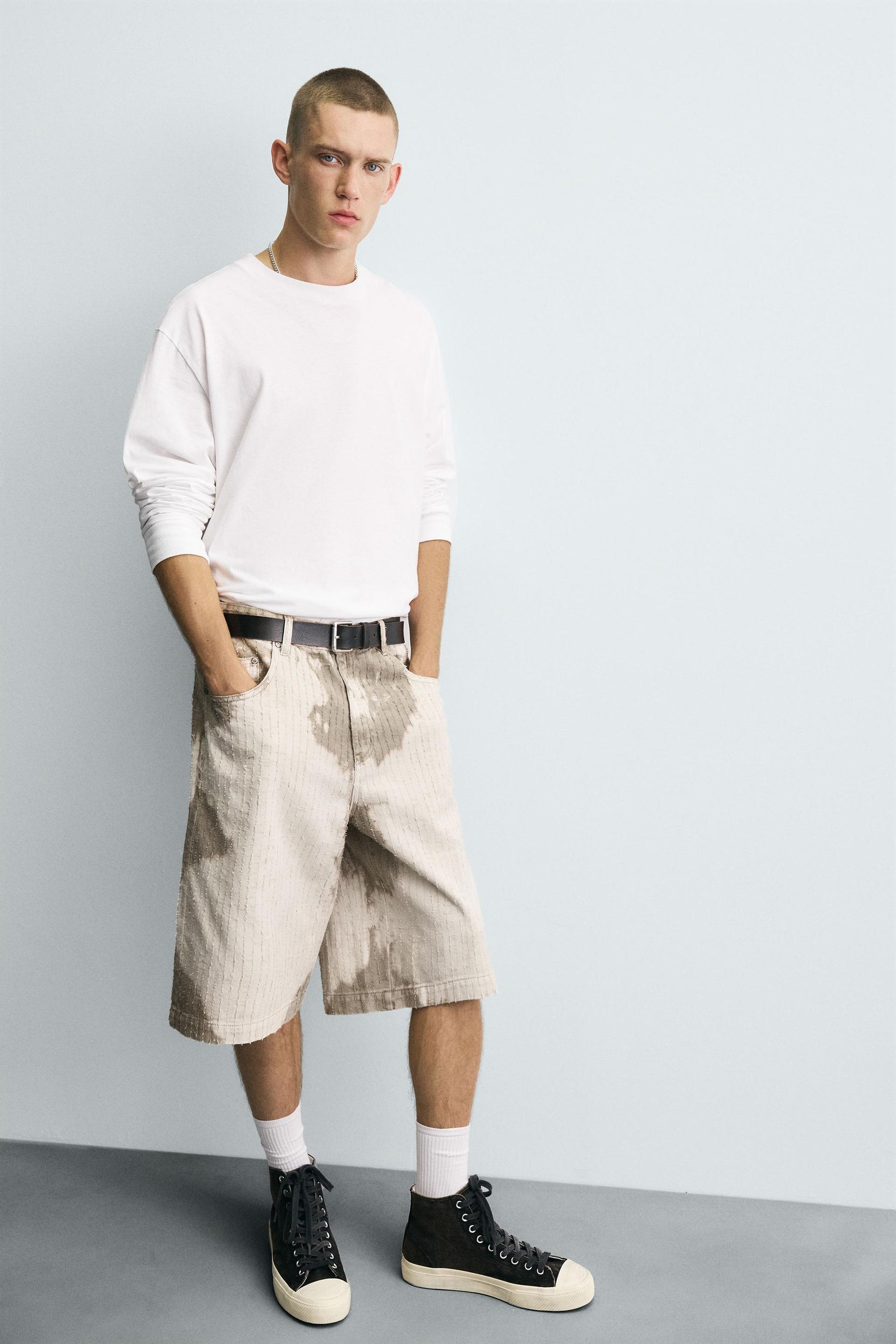 TEXTURED STRIPE BERMUDA SHORTS - Image 6
