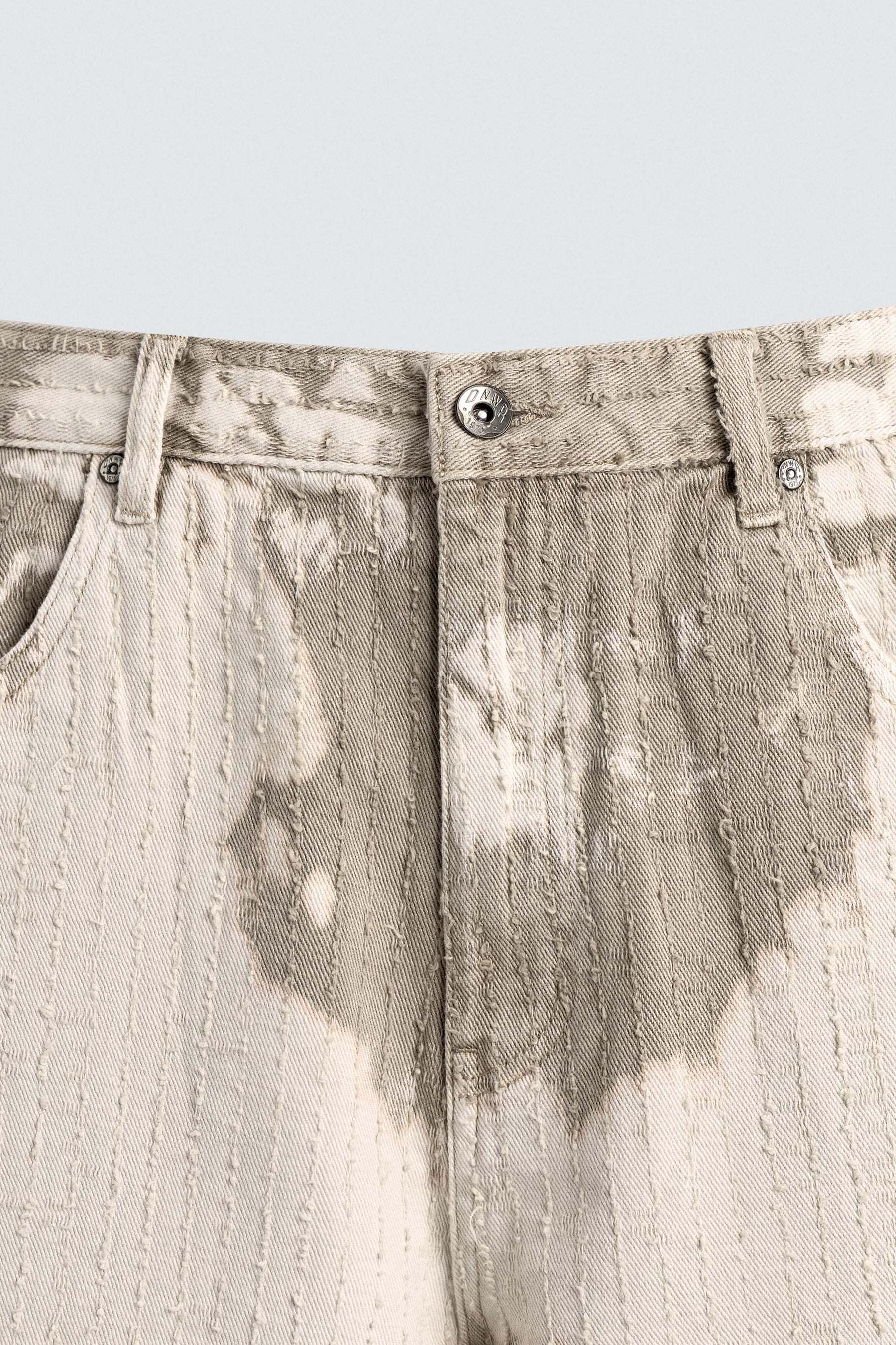 TEXTURED STRIPE BERMUDA SHORTS - Image 9