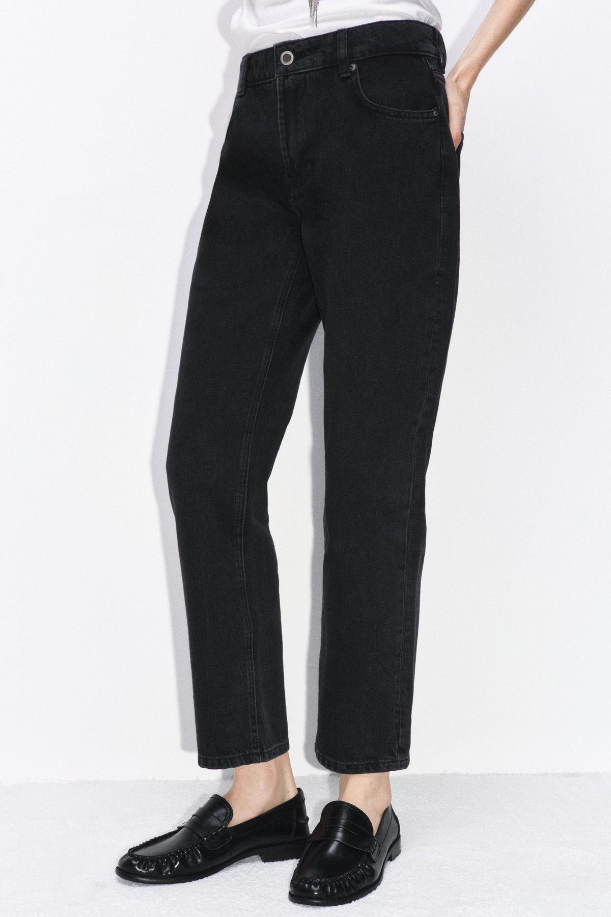 Mid-Waist Cigarette Jeans