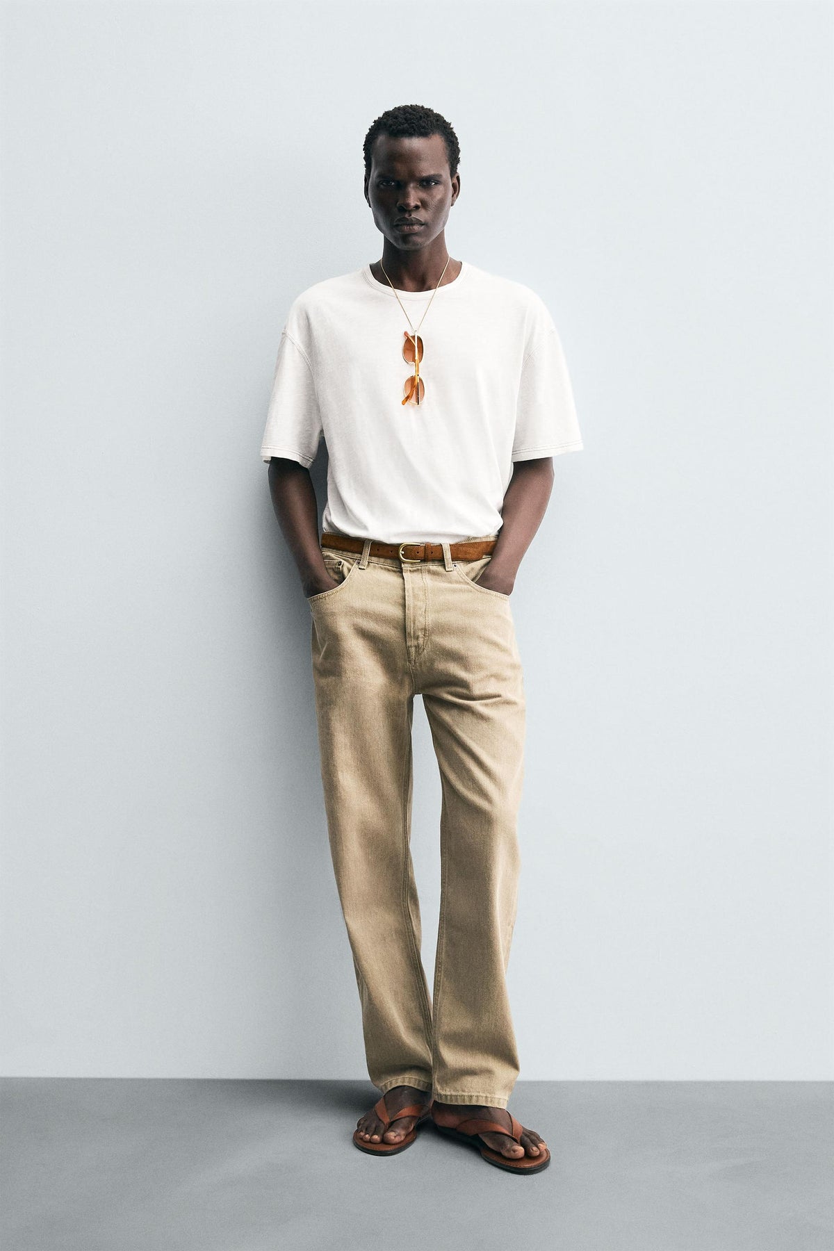 T-SHIRT WITH CONTRAST STITCHING - Image 1